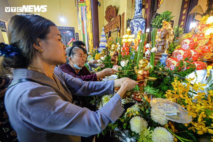 Ngôi chùa hơn 500 năm tuổi ở Hà Nội trước giờ cung nghinh xá lợi Đức Phật - ảnh 15