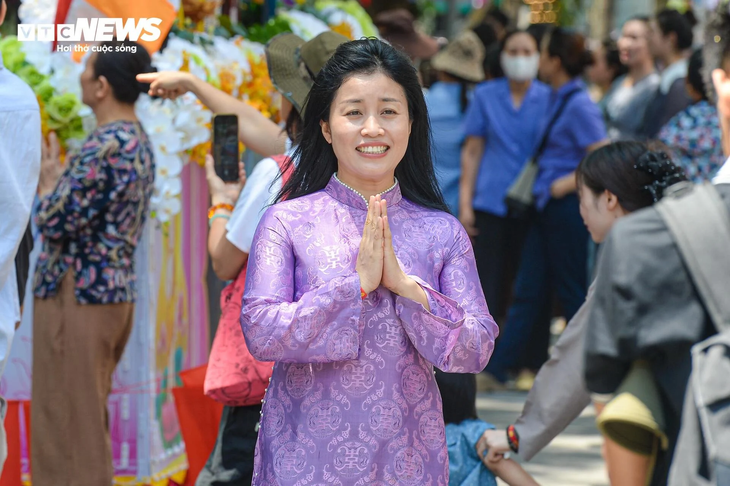 Ngôi chùa hơn 500 năm tuổi ở Hà Nội trước giờ cung nghinh xá lợi Đức Phật - ảnh 6