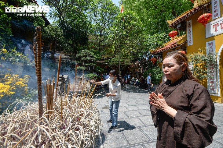 Ngôi chùa hơn 500 năm tuổi ở Hà Nội trước giờ cung nghinh xá lợi Đức Phật - ảnh 7