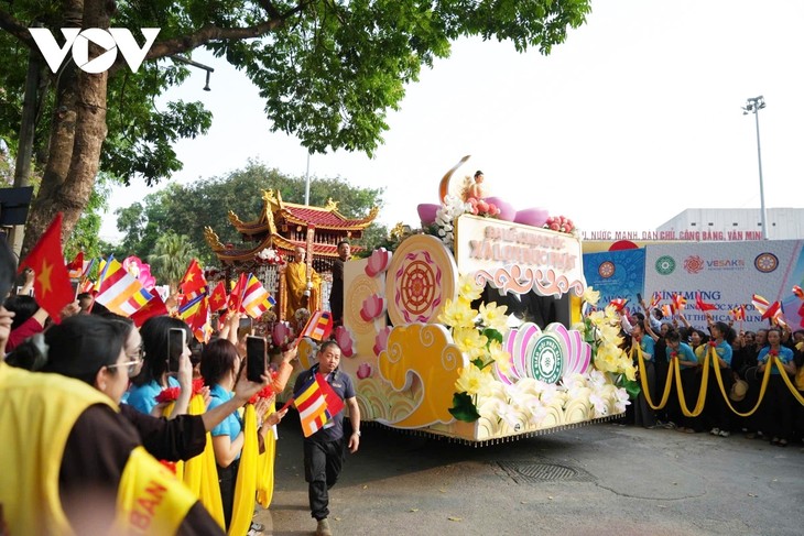 Trang nghiêm lễ cung rước xá lợi Phật về chùa Quán Sứ - ảnh 7