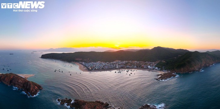 Cận cảnh con đường đi bộ xuyên biển