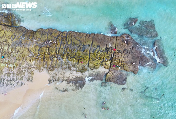 Cận cảnh con đường đi bộ xuyên biển