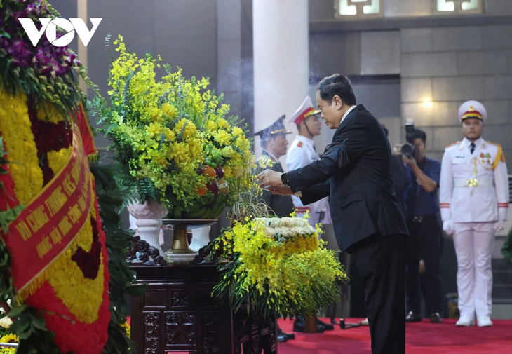 Cử hành trọng thể Lễ viếng nguyên Chủ tịch nước Trần Đức Lương - ảnh 12