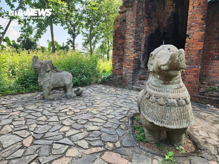 Tháp Chăm nghìn năm tuổi có kiến trúc độc nhất vô nhị ở Quảng Nam - ảnh 4