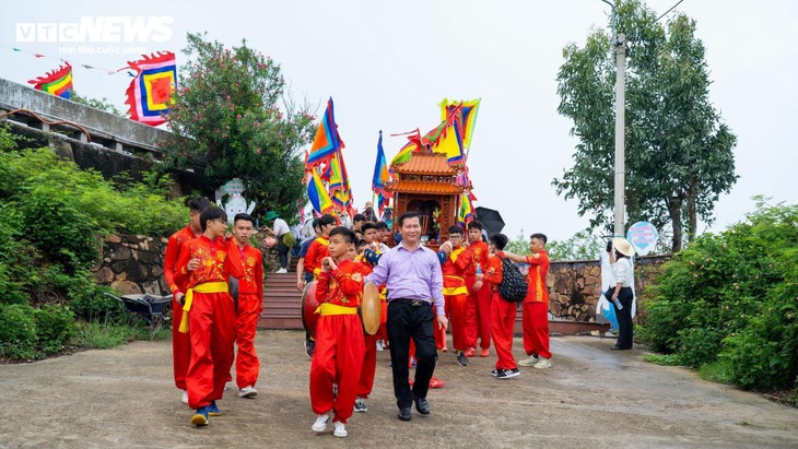 Tượng Trần Hưng Đạo ở Quy Nhơn: Bí ẩn linh thiêng trên đỉnh núi giữa lòng biển - ảnh 9