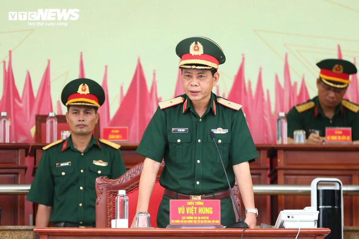 Chiến sĩ “khối hoa hậu” rạng rỡ trong buổi hợp luyện diễu binh Quốc khánh 2/9 - ảnh 2