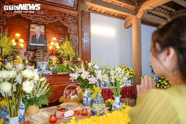 Người dân về thôn Lại Đà thắp hương tưởng niệm cố Tổng Bí thư Nguyễn Phú Trọng - ảnh 3