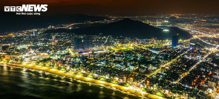 Ngắm phố biển Quy Nhơn của Gia Lai lung linh về đêm - ảnh 12