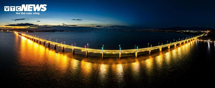 Ngắm phố biển Quy Nhơn của Gia Lai lung linh về đêm - ảnh 15