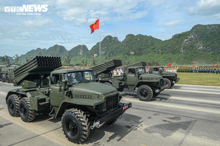 Tên lửa, xe chiến đấu 'Made in Vietnam' phô diễn sức mạnh tại buổi hợp luyện A80 - ảnh 13