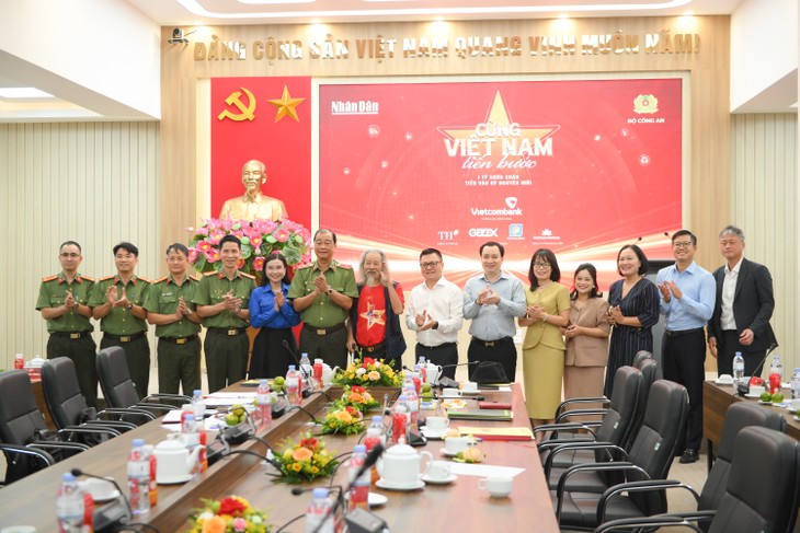 34 tỉnh, thành phố tham gia hoạt động đi bộ “Cùng Việt Nam tiến bước” - ảnh 5