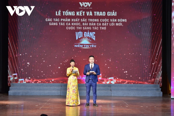 40 tác phẩm đoạt giải cuộc vận động sáng tác “Với Đảng vẹn toàn niềm tin yêu“ - ảnh 1