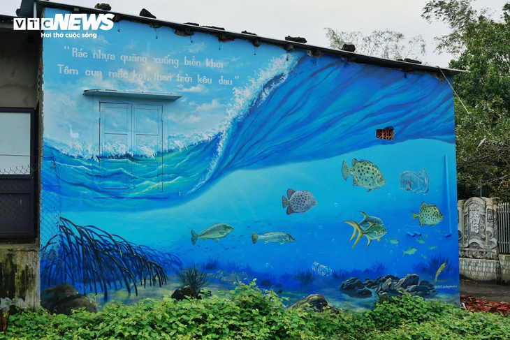 Làng du lịch nổi tiếng Huế gửi thông điệp bảo vệ môi trường vào tranh bích hoạ - ảnh 4