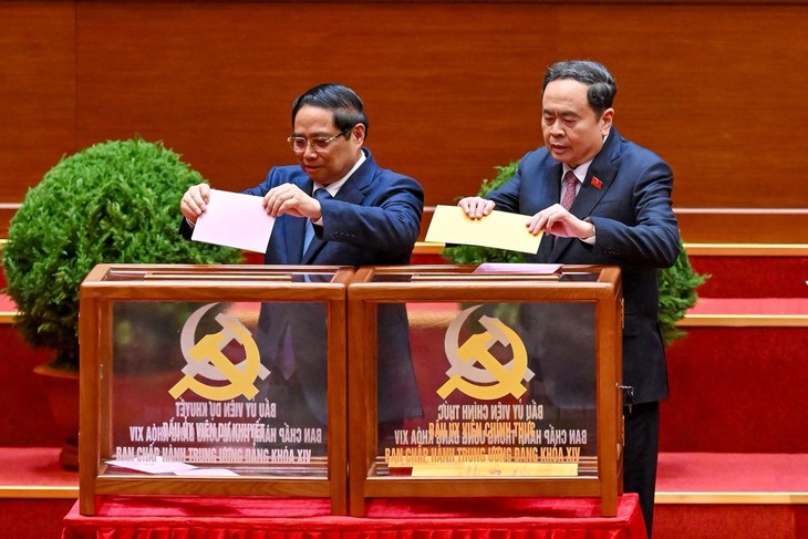 Các đại biểu bỏ phiếu bầu Ban Chấp hành Trung ương Đảng khóa XIV - ảnh 4