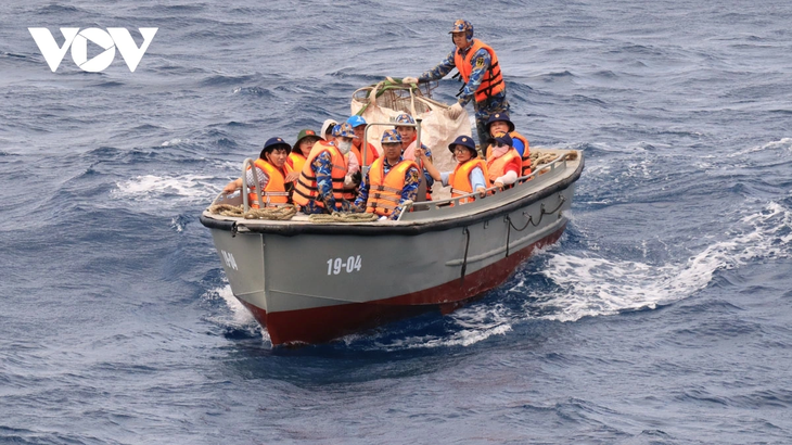 Hải trình mang mùa Xuân đến các nhà giàn DK1 - ảnh 5