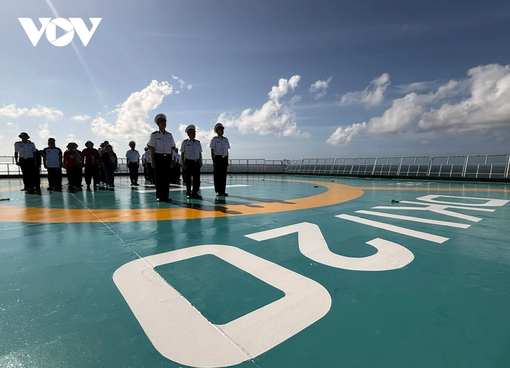 Hải trình mang mùa Xuân đến các nhà giàn DK1 - ảnh 7