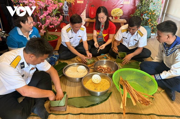 Hải trình mang mùa Xuân đến các nhà giàn DK1 - ảnh 9