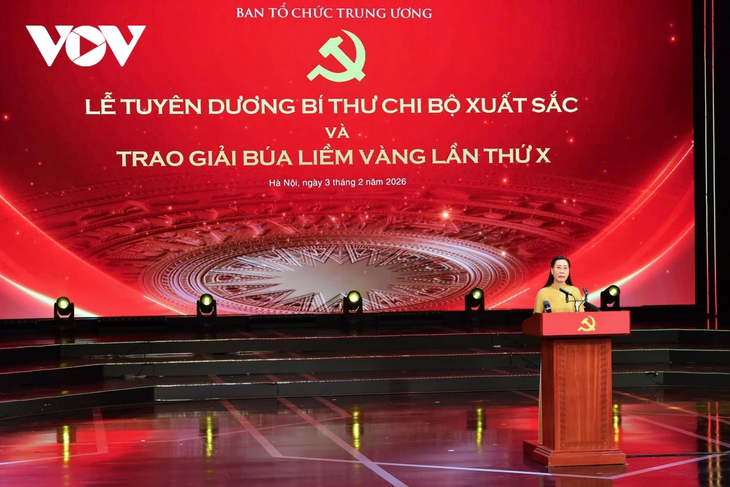 Toàn cảnh Lễ tuyên dương Bí thư chi bộ xuất sắc và trao giải Búa liềm Vàng - ảnh 3