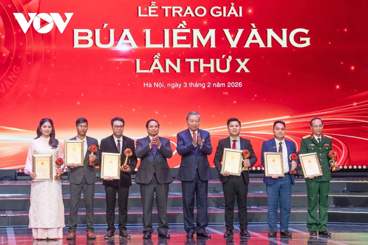 Toàn cảnh Lễ tuyên dương Bí thư chi bộ xuất sắc và trao giải Búa liềm Vàng - ảnh 7