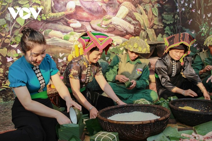 Du khách hào hứng trải nghiệm không gian “Tết chiến sĩ Điện Biên - Xuân 1954” - ảnh 6