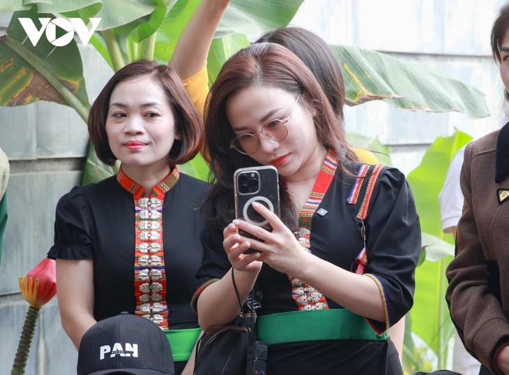 Du khách hào hứng trải nghiệm không gian “Tết chiến sĩ Điện Biên - Xuân 1954” - ảnh 9