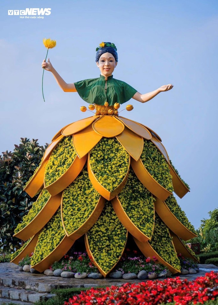 Đầu năm lên núi Bà Đen check-in với vườn hoa tulip rực sắc - ảnh 15