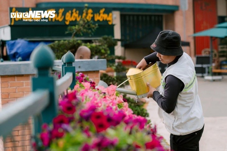 Đầu năm lên núi Bà Đen check-in với vườn hoa tulip rực sắc - ảnh 21