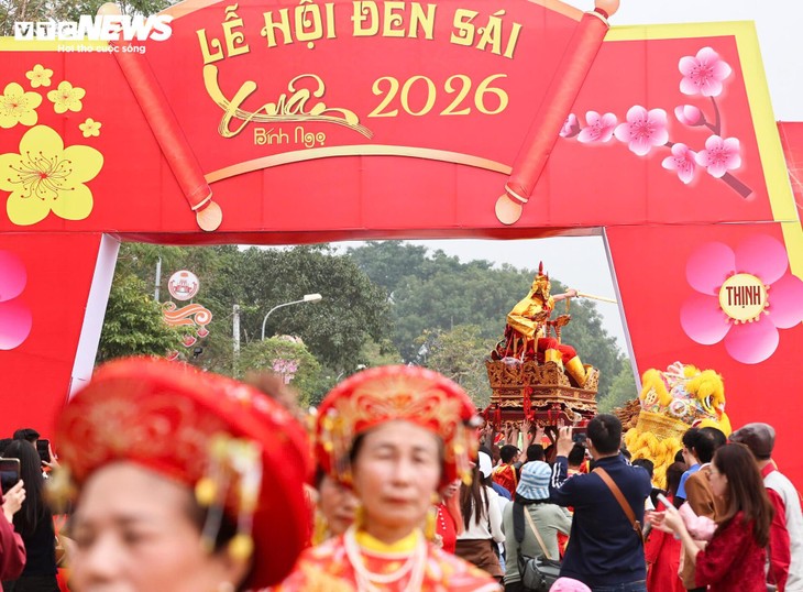 Độc đáo nghi lễ rước 'vua, chúa sống' tại lễ hội Đền Sái - ảnh 7