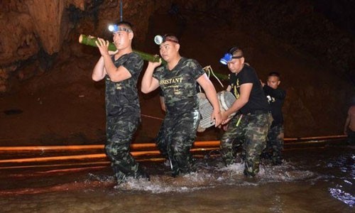 태국 소년 축구팀 구조: “탐루엉”동굴에서 구조대원과의 연락 노력 - ảnh 2