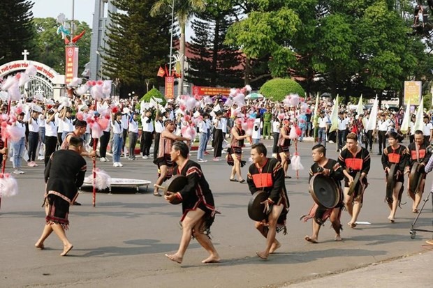 2019 부온마투옷 커피축제의 참가 여행객들 이동 - ảnh 1