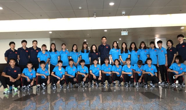 U15 여자 베트남은 2019 동남아 여자 U15 축구 챔피언십에 참가하기 위해 태국으로 건너갔다 - ảnh 1