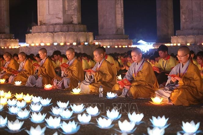 2019 유엔 베삭 대제전: 세계평화 기원 꽃등 축제 - ảnh 1