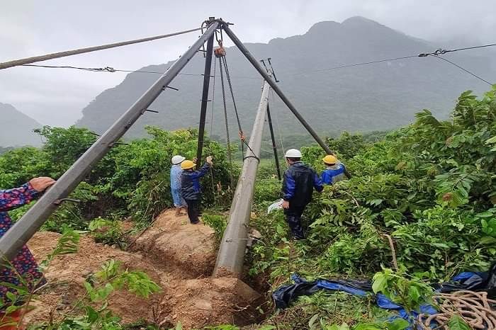 Thanh niên chung tay hỗ trợ đồng bào các tỉnh miền Trung khắc phục hậu quả mưa lũ - ảnh 4