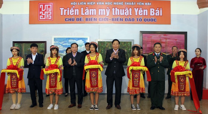 Yên Bái: Khai mạc Triển lãm mỹ thuật “Biên giới - Biển đảo Tổ quốc“ - ảnh 1