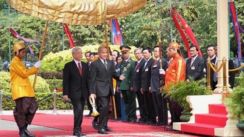 Memperkokoh solidaritas dan  persahabatan  Vietnam dengan Kamboja - ảnh 1