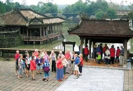 Kenaikan wisatawan mancanegara  di Vietnam tahun 2011 - ảnh 3