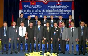 Langkah terobosan dalam kegiatan kerjasama investasi Vietnam-Laos. - ảnh 1