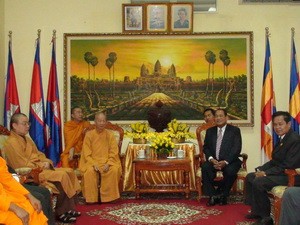 Delegasi  Sangha Buddha Vietnam kunjungi  Kamboja - ảnh 1