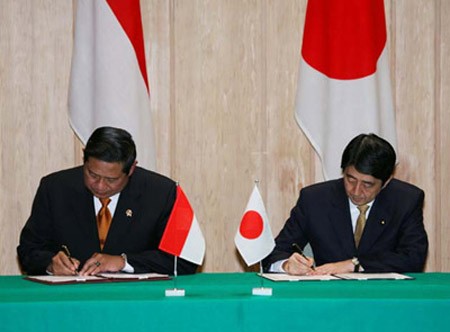 Jepang-Indonesia memperkuat kerjasama demi perdamaian dan kestabilan di Laut Timur  - ảnh 1