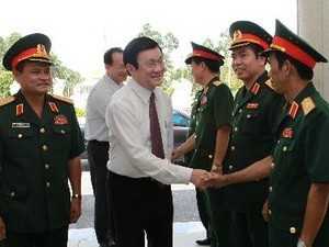 Presiden Vietnam Truong Tan Sang melakukan temu kerja dengan Markas KODAM IX - ảnh 1