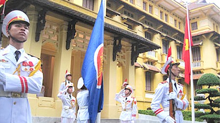 Acara pengerekan bendera ASEAN di Kuba, Federasi Jerman dan Bulgaria - ảnh 1