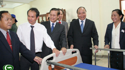 Pemimpin Laos menerima Deputi Perdana Menteri VN Nguyen Xuan Phuc - ảnh 1