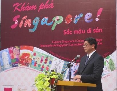 Pameran “ Menguak rahasia di Singapura- Warna warisan “ di kota Hanoi-Vietnam. - ảnh 1