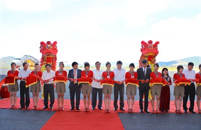 VietJetAir meresmikan rute Hanoi-Da Lat. - ảnh 1