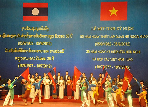 Tahun 2012- Tahun  istimewa yang mendorong  hubungan Vietnam-Laos - ảnh 3