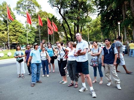 Wisatawan masuk Vietnam naik kuat pada awal tahun baru 2013 - ảnh 1