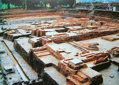 Kota Hanoi menggelarkan banyak solusi untuk menjaga pusaka benteng Thang Long - ảnh 1