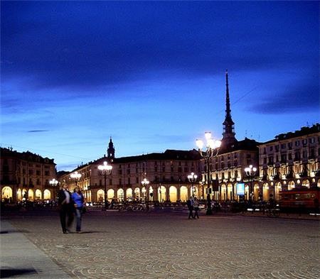 Pembukaan “ Ruang Kebudayaan Vietnam” di Turin, Italia - ảnh 1