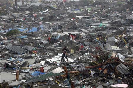 Bersatu mendukung rakyat Vietnam dan Filipina mengatasi akibat taupan Haiyan - ảnh 1