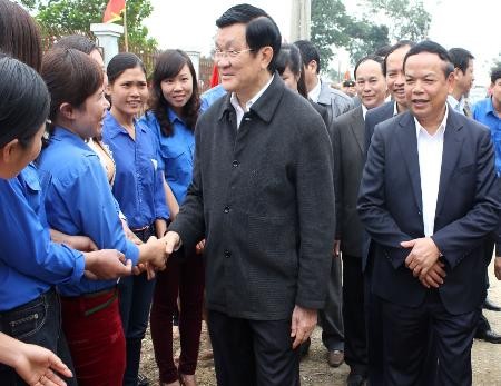 Presiden Truong Tan Sang melakukan kunjungan kerja di propinsi Thanh Hoa - ảnh 1